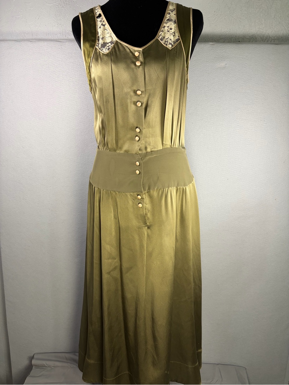Wyeth by Todd Magill Olive Satin Sleeveless Midi Dress with Lace-Trim Collar